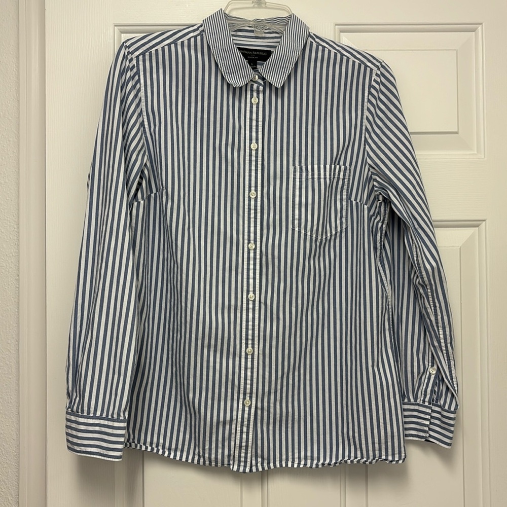 Banana Republic Factory Women’s Button Down shirt